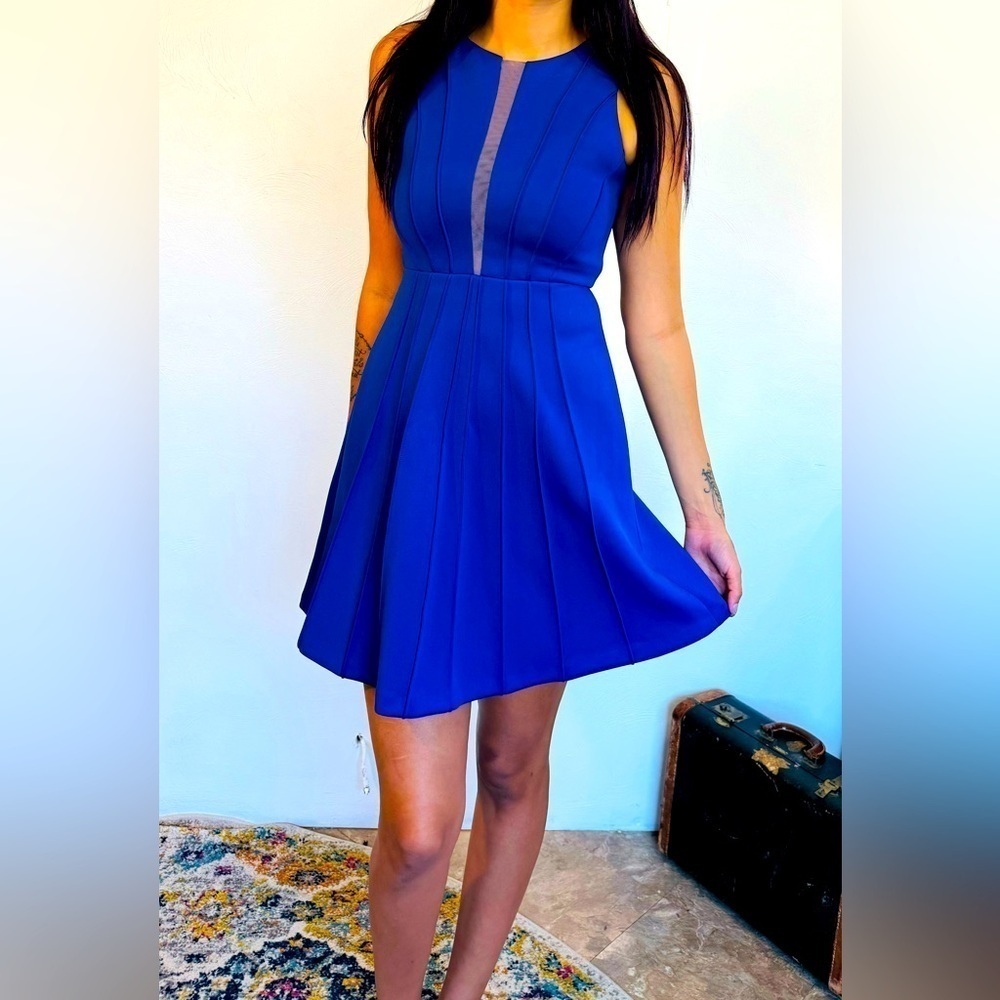 NWT guess size 0  Royal Blue Mesh V Sleeveless Short Fit N Flare Dress - Picture 3 of 16